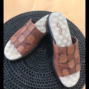 NEW SZ8N SOFT WALK Brown Slide Sandals